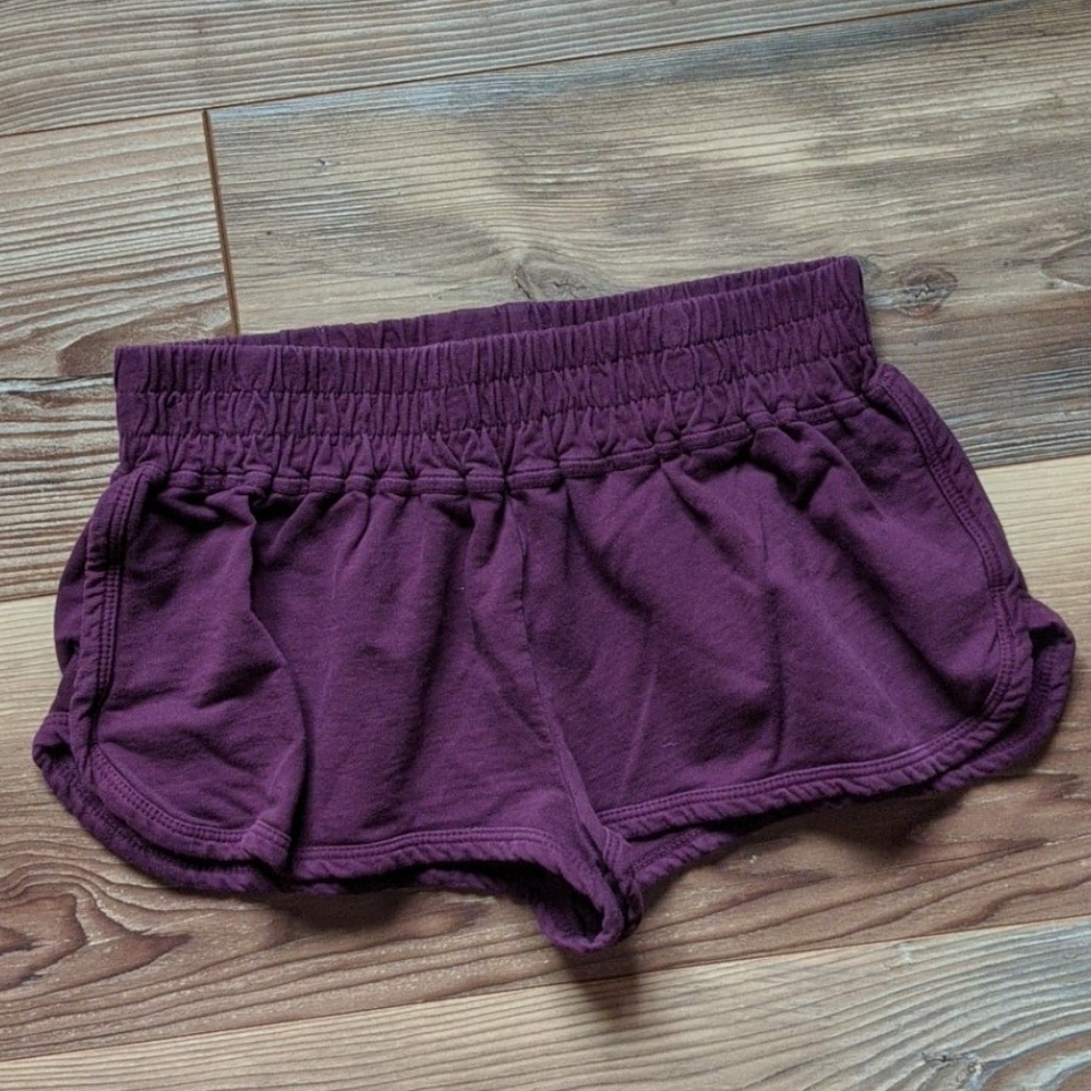 Spiritual Gangster shorts size M